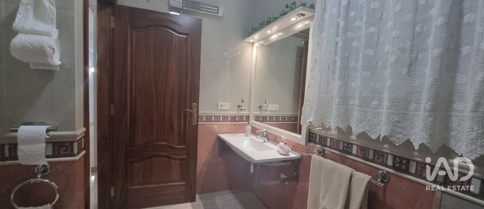 Piso 3 habitaciones de 185 m² en Torrevieja (03181)