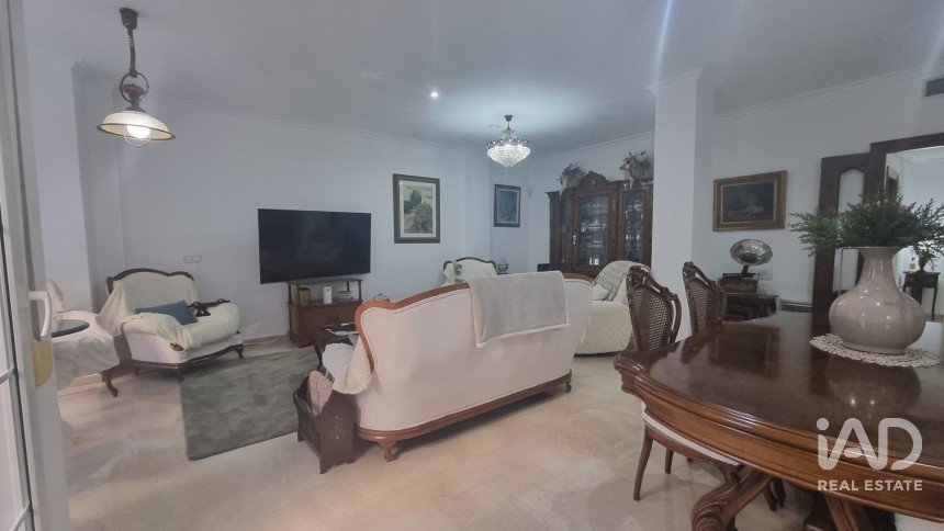 Piso 3 habitaciones de 185 m² en Torrevieja (03181)