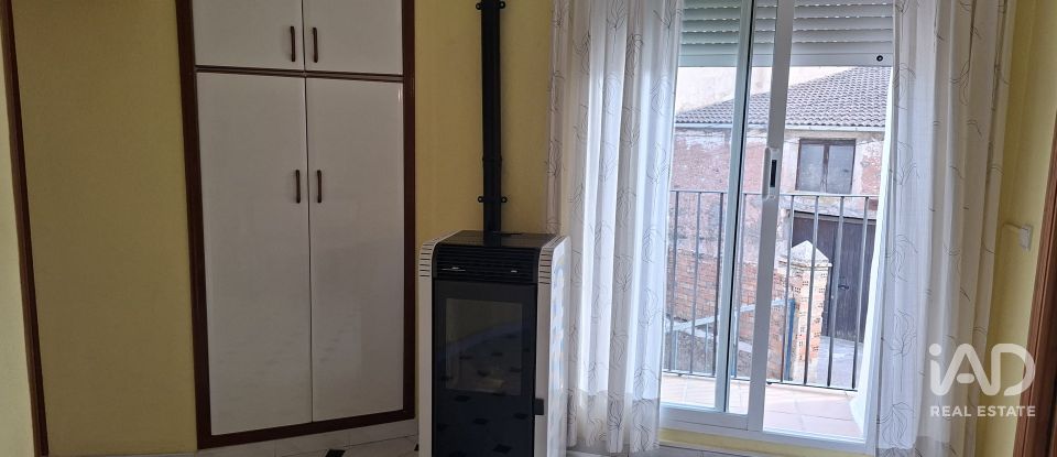 Casa señorial 4 habitaciones de 630 m² en La Puebla de Castro (22435)