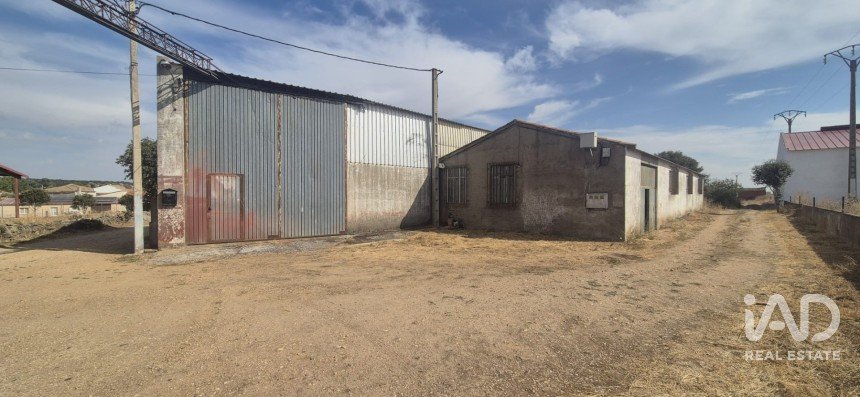 Immeuble de 196 m² à Torresmenudas (37110)