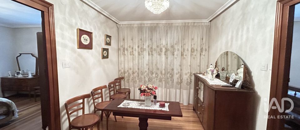 Village house 4 bedrooms of 146 m² in Destriana (24730)