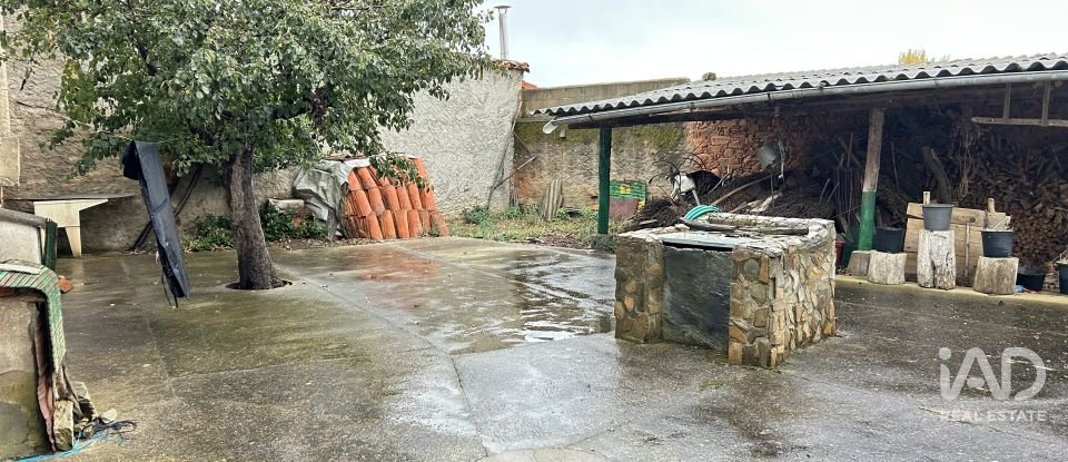 Village house 4 bedrooms of 146 m² in Destriana (24730)