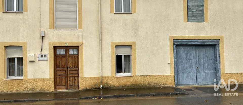 Village house 4 bedrooms of 146 m² in Destriana (24730)