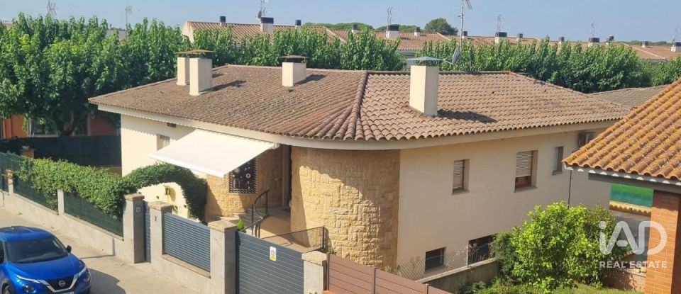 Casa 4 habitacions de 361 m² a Caldes de Malavella (17455)