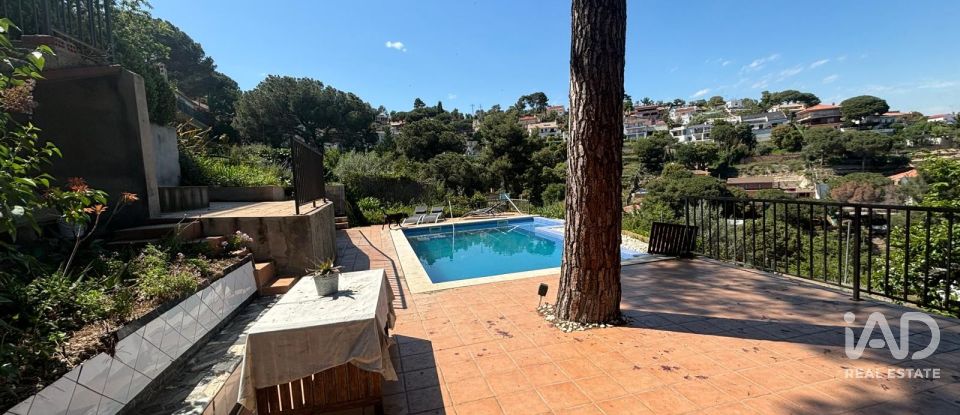 Casa 5 habitaciones de 300 m² en Argentona (08310)