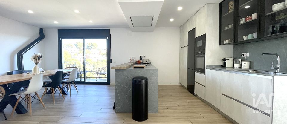 Casa 3 habitaciones de 217 m² en Rubí (08191)