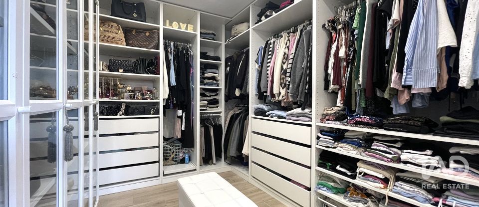 Casa 3 habitaciones de 217 m² en Rubí (08191)