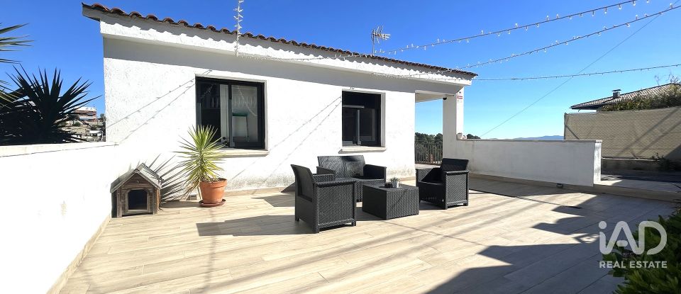 Casa 3 habitaciones de 217 m² en Rubí (08191)