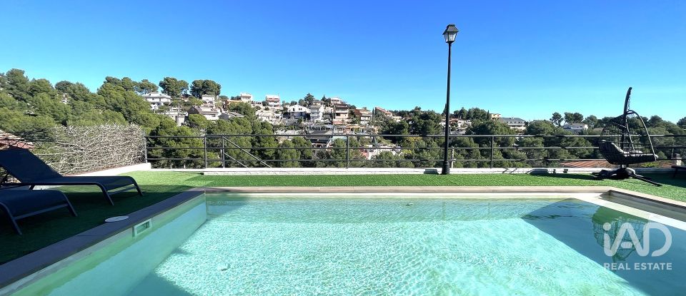 Casa 3 habitaciones de 217 m² en Rubí (08191)