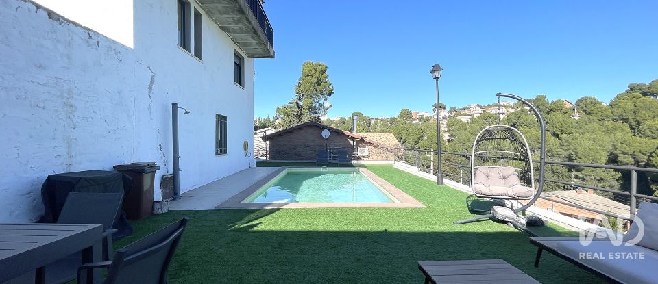 Casa 3 habitaciones de 217 m² en Rubí (08191)