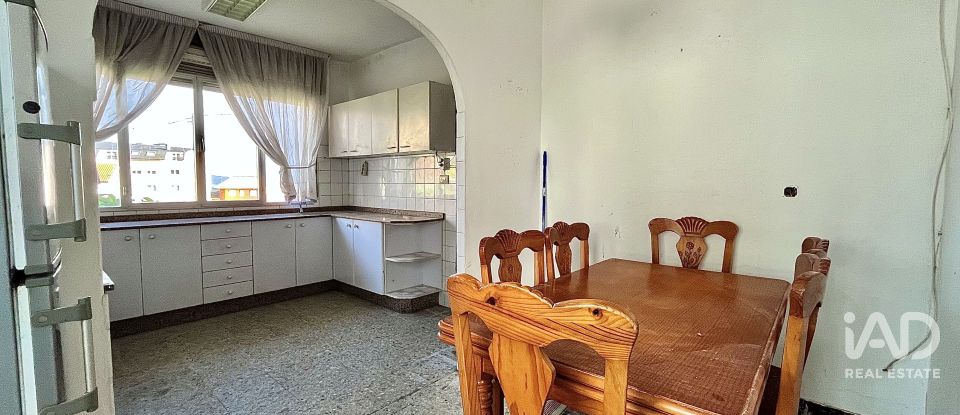 House 5 bedrooms of 122 m² in Laxe (15117)