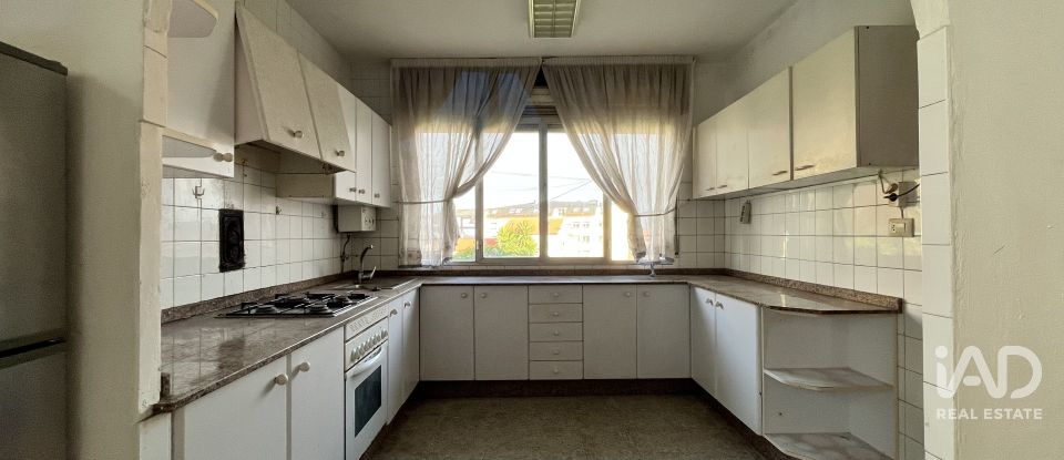 House 5 bedrooms of 122 m² in Laxe (15117)