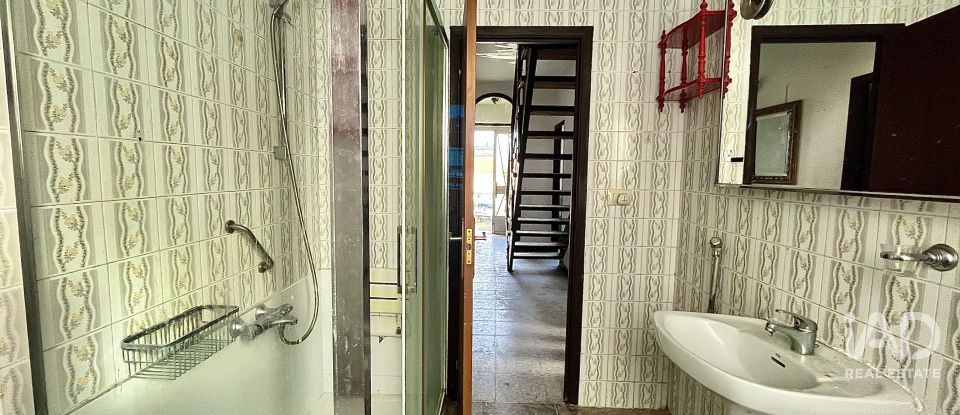 House 5 bedrooms of 122 m² in Laxe (15117)