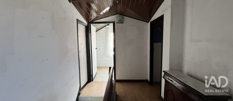 House 5 bedrooms of 122 m² in Laxe (15117)