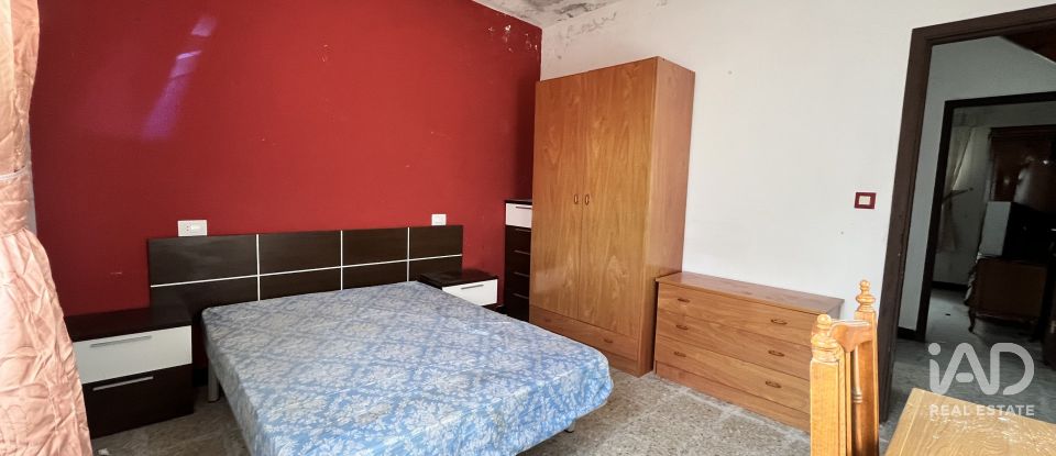 House 5 bedrooms of 122 m² in Laxe (15117)