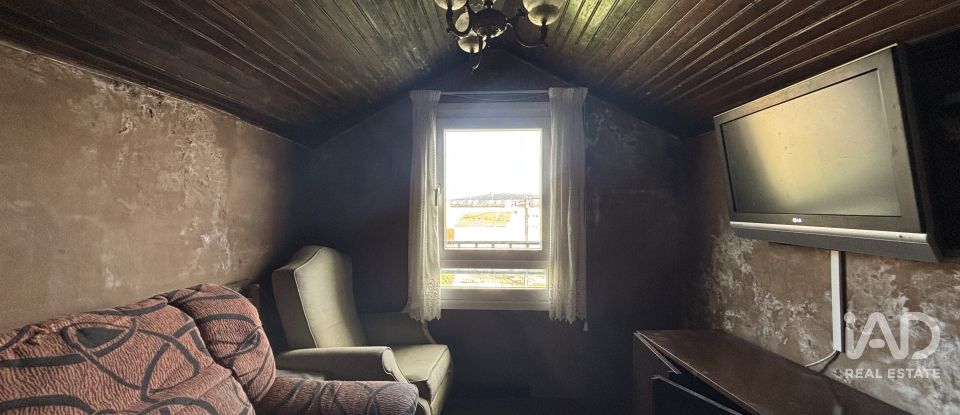 House 5 bedrooms of 122 m² in Laxe (15117)