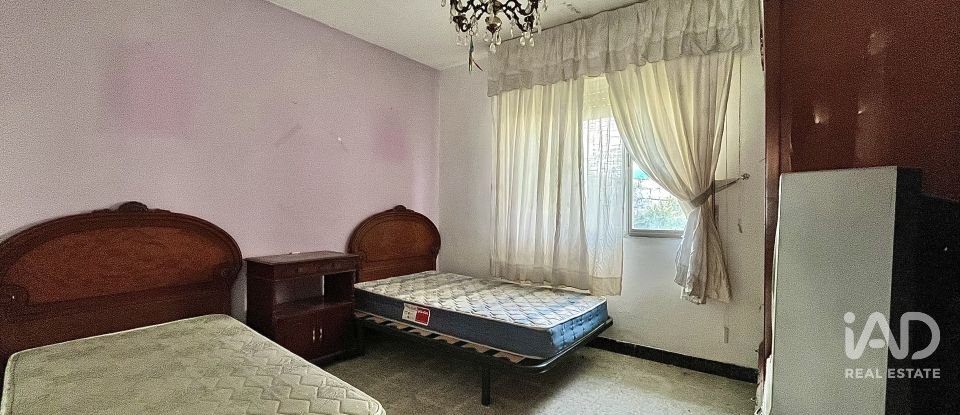 House 5 bedrooms of 122 m² in Laxe (15117)