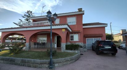 Cottage 5 bedrooms of 250 m² in Castellón de la Plana/Castelló de la Plana (12100)