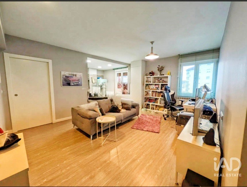 Appartement 2 chambres de 83 m² à Vitoria-Gasteiz (01002)