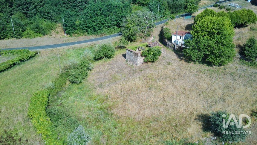 Terrain à bâtir de 3 634 m² à Paradela (36685)