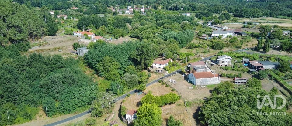 Terrain à bâtir de 3 634 m² à Paradela (36685)