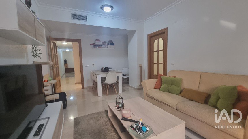 Piso 3 habitaciones de 110 m² en Torrevieja (03181)