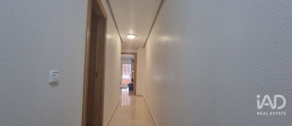 Piso 3 habitaciones de 110 m² en Torrevieja (03181)