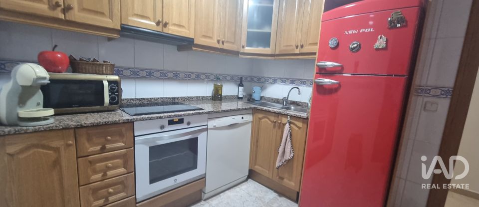 Piso 3 habitaciones de 110 m² en Torrevieja (03181)