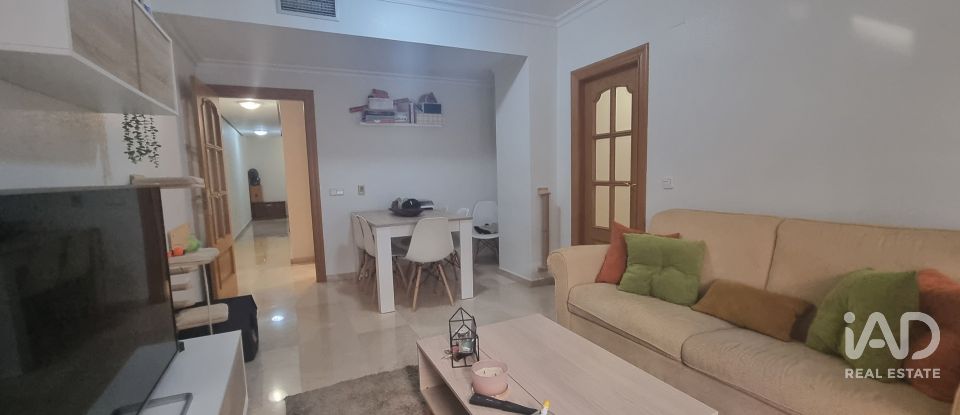 Piso 3 habitaciones de 110 m² en Torrevieja (03181)