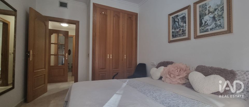 Piso 3 habitaciones de 110 m² en Torrevieja (03181)