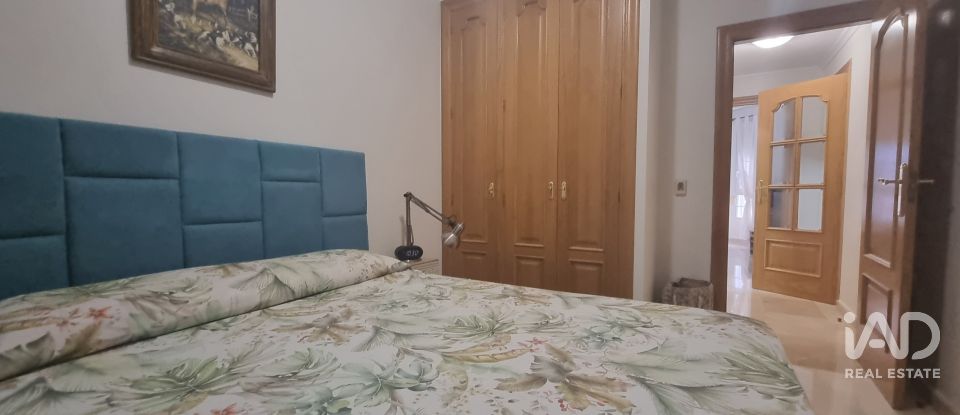 Piso 3 habitaciones de 110 m² en Torrevieja (03181)