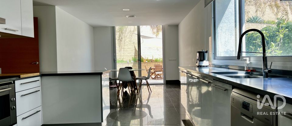 Casa rural 6 habitaciones de 471 m² en Cabrils (08348)