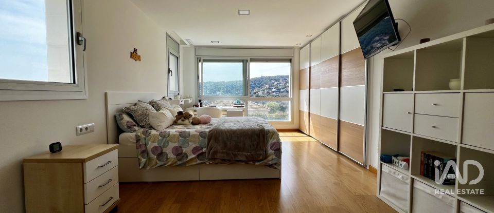 Casa rural 6 habitaciones de 471 m² en Cabrils (08348)