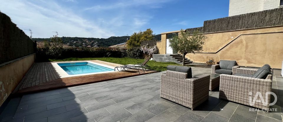 Casa rural 6 habitaciones de 471 m² en Cabrils (08348)