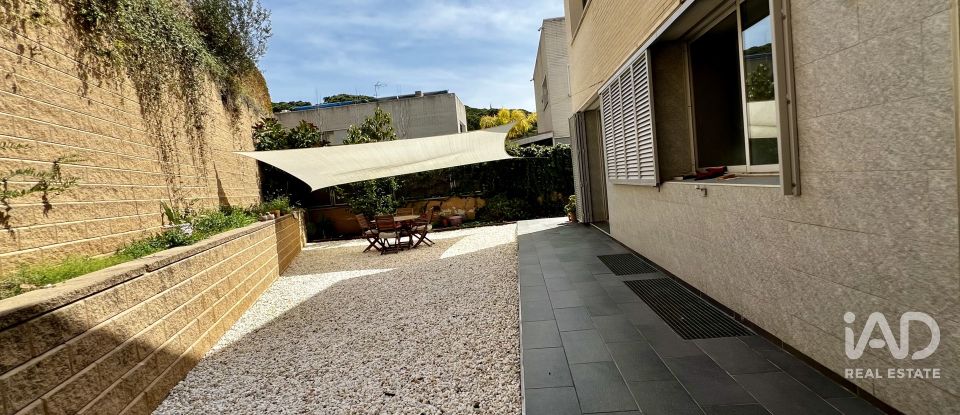 Casa rural 6 habitaciones de 471 m² en Cabrils (08348)