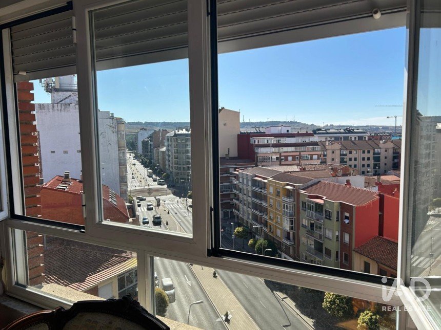 Apartment 3 bedrooms of 115 m² in León (24005)