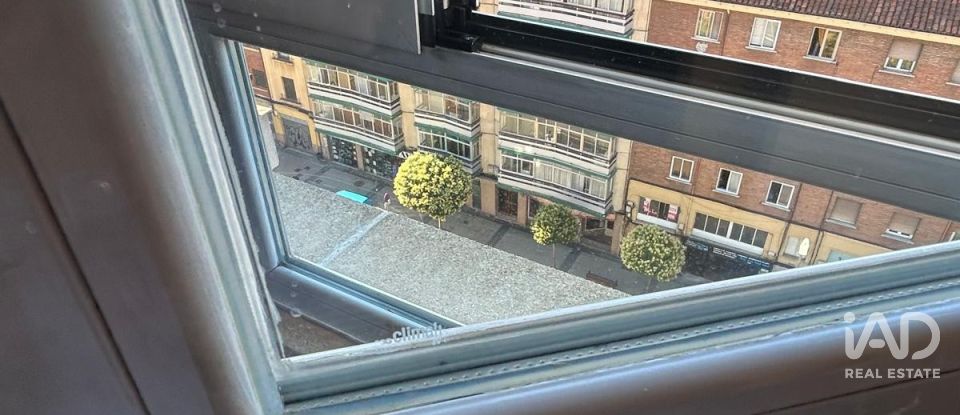 Apartment 3 bedrooms of 115 m² in León (24005)