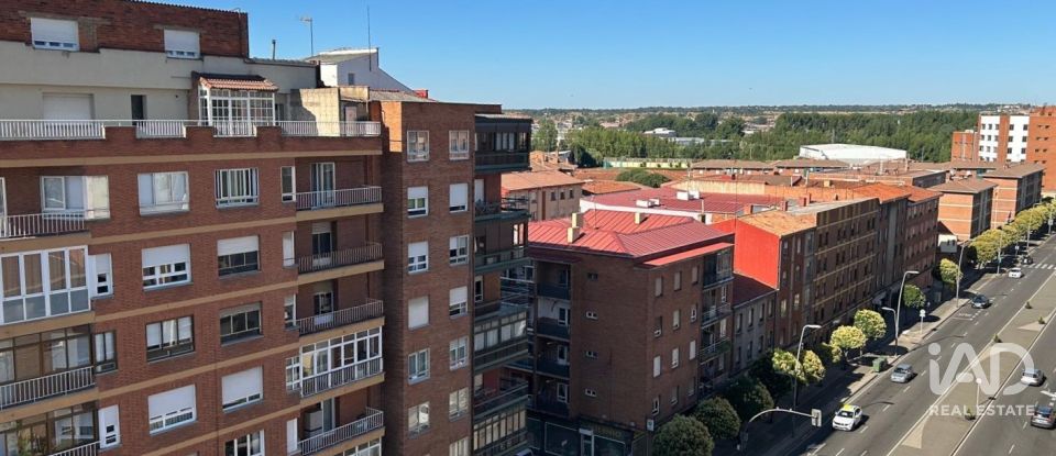 Apartment 3 bedrooms of 115 m² in León (24005)