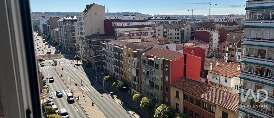 Apartment 3 bedrooms of 115 m² in León (24005)