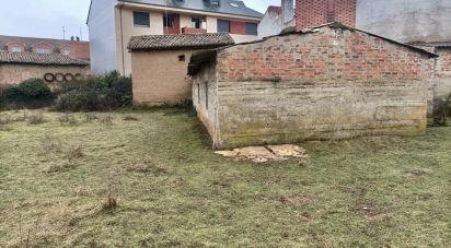Terreno urbano de 7.601 m² en Villaobispo de Las Regueras (24195)