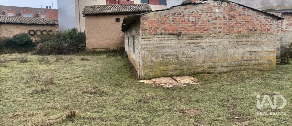 Terreno urbano de 7.601 m² en Villaobispo de Las Regueras (24195)