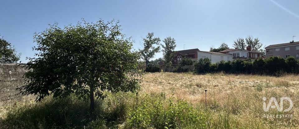 Terreno urbano de 7.601 m² en Villaobispo de Las Regueras (24195)