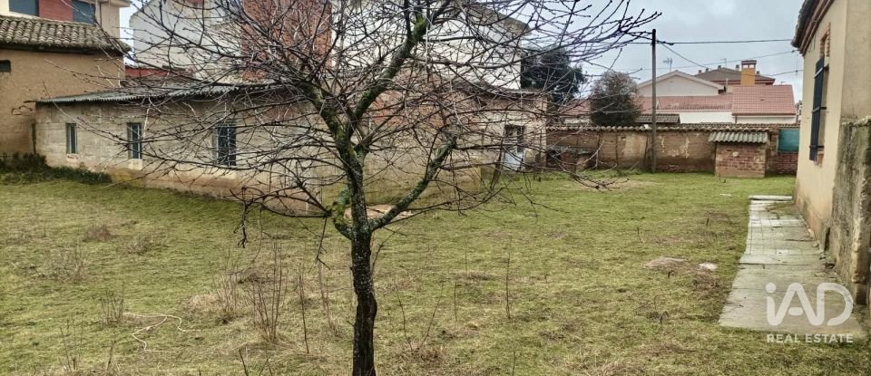 Terreno urbano de 7.601 m² en Villaobispo de Las Regueras (24195)