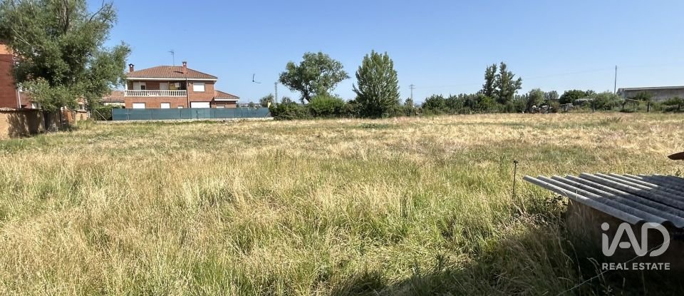 Terreno urbano de 7.601 m² en Villaobispo de Las Regueras (24195)