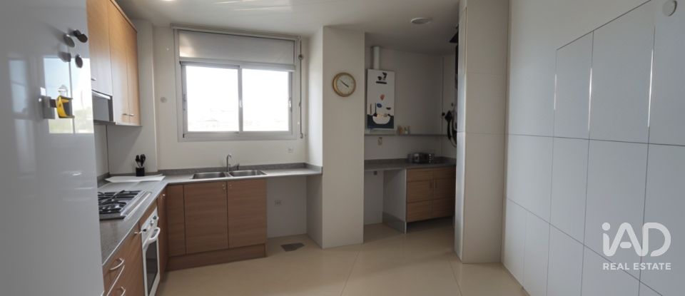 Penthouse 3 bedrooms of 91 m² in Cubelles (08880)