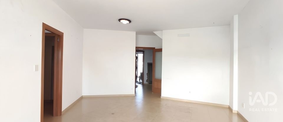 Penthouse 3 bedrooms of 91 m² in Cubelles (08880)