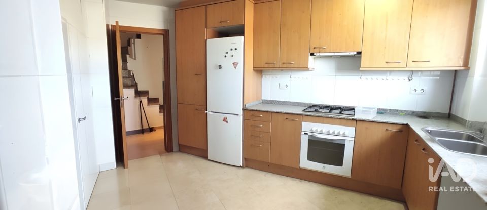 Penthouse 3 bedrooms of 91 m² in Cubelles (08880)