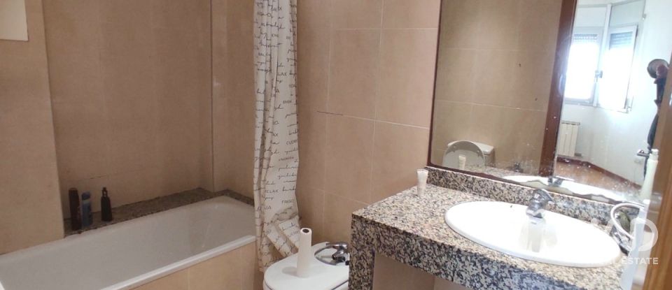 Penthouse 3 bedrooms of 91 m² in Cubelles (08880)