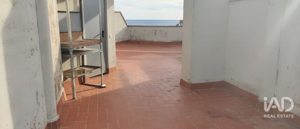 Penthouse 3 bedrooms of 91 m² in Cubelles (08880)