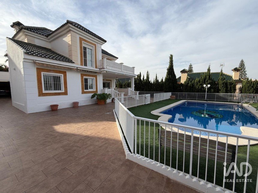 Châlet 5 chambres de 240 m² à Balsares (03195)